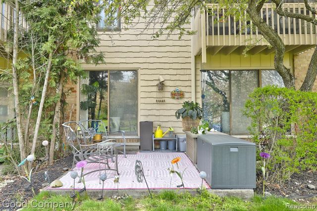 7105 Pebble Park Drive, West Bloomfield, MI 48322