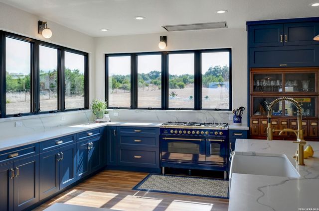 117 Las Nueves, Blanco, TX 78606