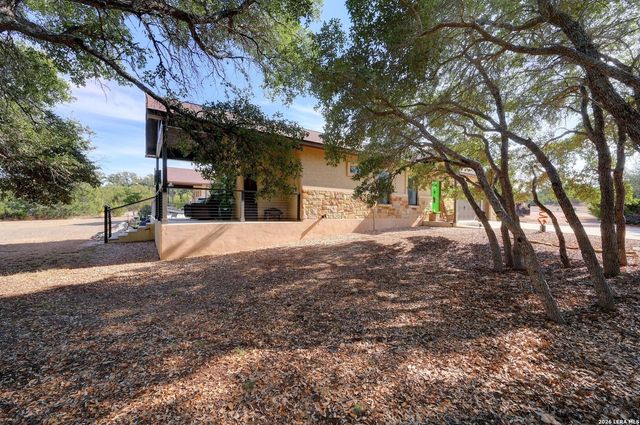 117 Las Nueves, Blanco, TX 78606