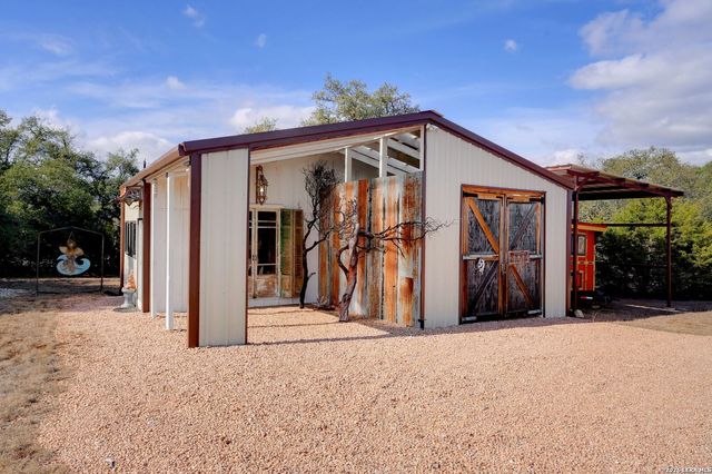 117 Las Nueves, Blanco, TX 78606