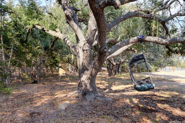 117 Las Nueves, Blanco, TX 78606