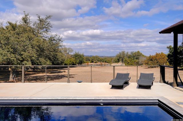 117 Las Nueves, Blanco, TX 78606