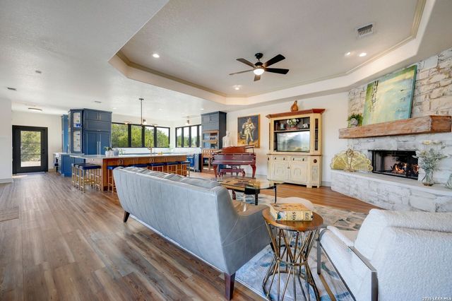 117 Las Nueves, Blanco, TX 78606