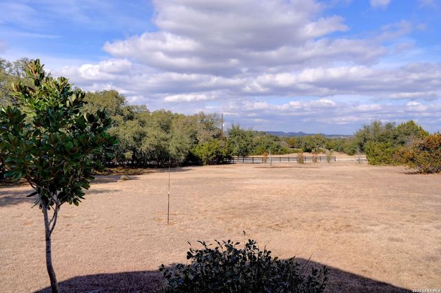 117 Las Nueves, Blanco, TX 78606