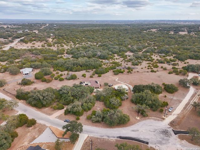 117 Las Nueves, Blanco, TX 78606