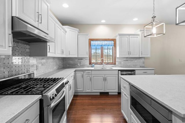 29 81st Avenue, Schererville, IN 46375