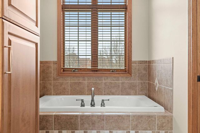 29 81st Avenue, Schererville, IN 46375