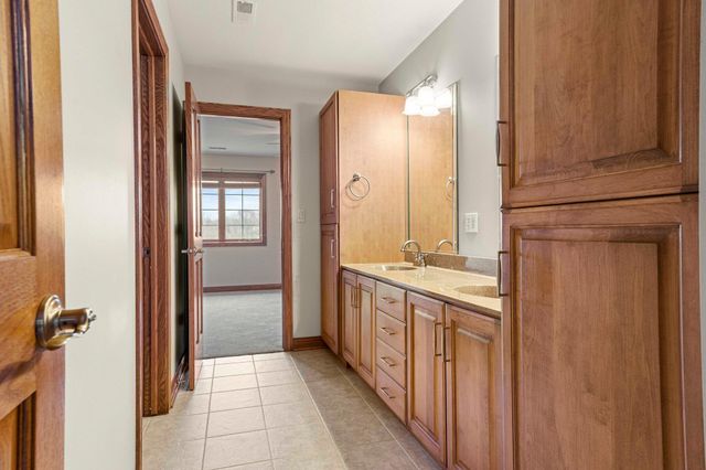 29 81st Avenue, Schererville, IN 46375