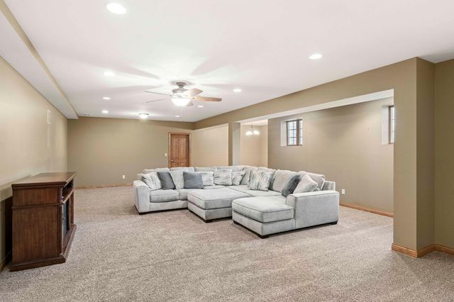 29 81st Avenue, Schererville, IN 46375