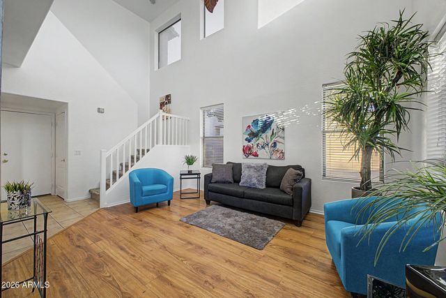 16902 S CEDARWOOD Lane, Phoenix, AZ 85048