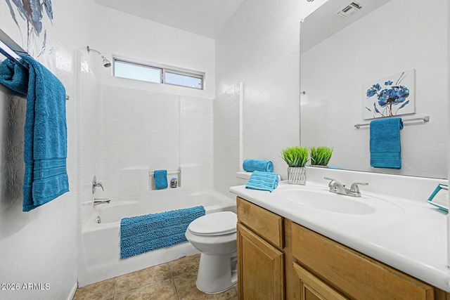 16902 S CEDARWOOD Lane, Phoenix, AZ 85048