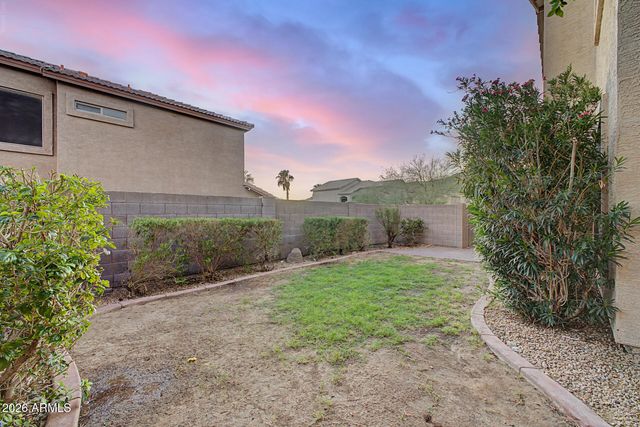 16902 S CEDARWOOD Lane, Phoenix, AZ 85048
