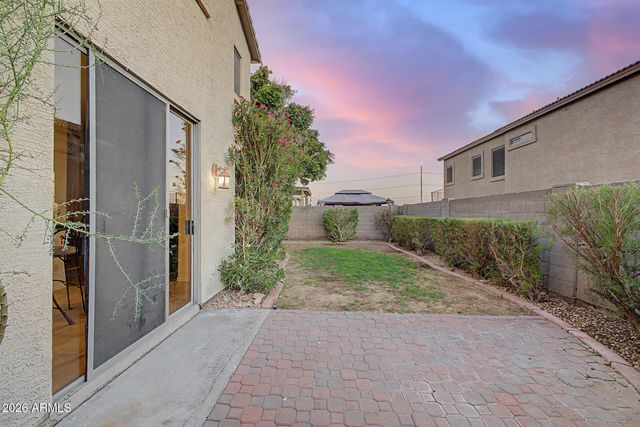 16902 S CEDARWOOD Lane, Phoenix, AZ 85048