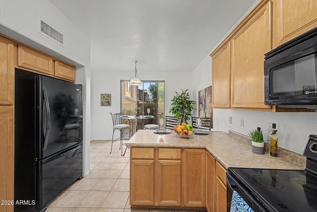 16902 S CEDARWOOD Lane, Phoenix, AZ 85048