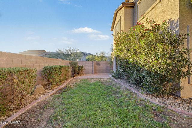 16902 S CEDARWOOD Lane, Phoenix, AZ 85048