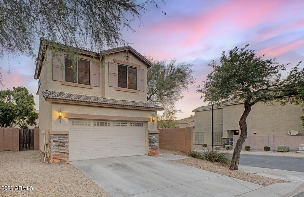 16902 S CEDARWOOD Lane, Phoenix, AZ 85048