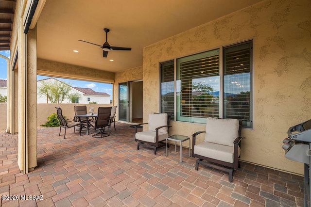 1948 N Star View Lane, Green Valley, AZ 85614