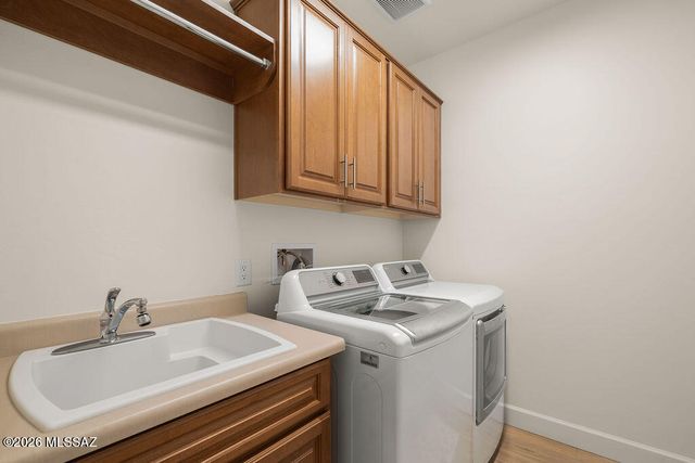 1948 N Star View Lane, Green Valley, AZ 85614