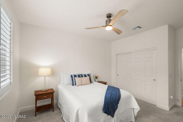 1948 N Star View Lane, Green Valley, AZ 85614
