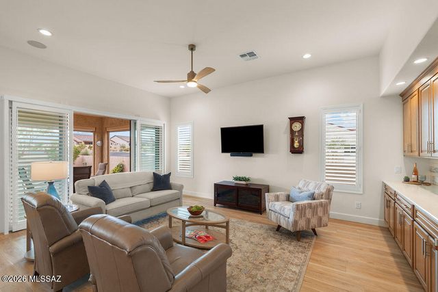 1948 N Star View Lane, Green Valley, AZ 85614