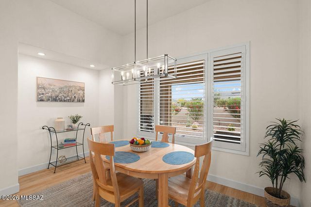 1948 N Star View Lane, Green Valley, AZ 85614