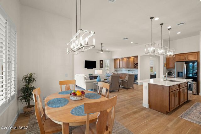 1948 N Star View Lane, Green Valley, AZ 85614