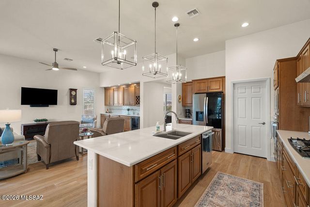 1948 N Star View Lane, Green Valley, AZ 85614