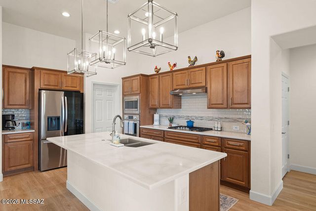 1948 N Star View Lane, Green Valley, AZ 85614