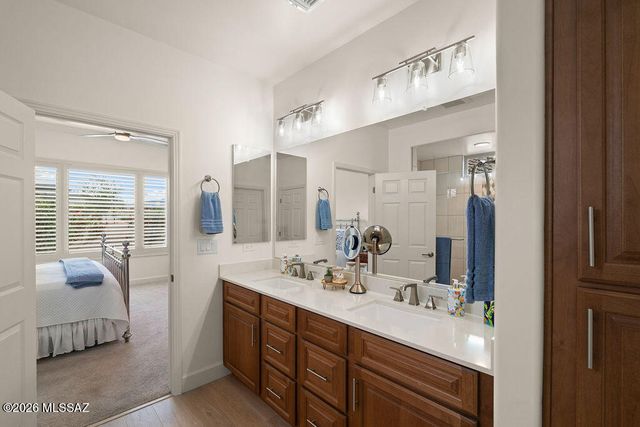 1948 N Star View Lane, Green Valley, AZ 85614