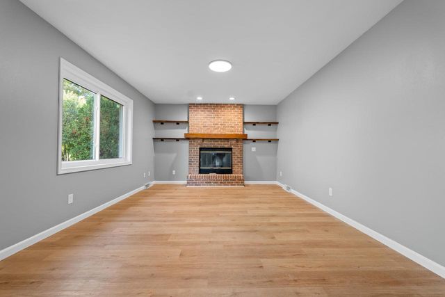 205 E Verleen Avenue, Waunakee, WI 53597