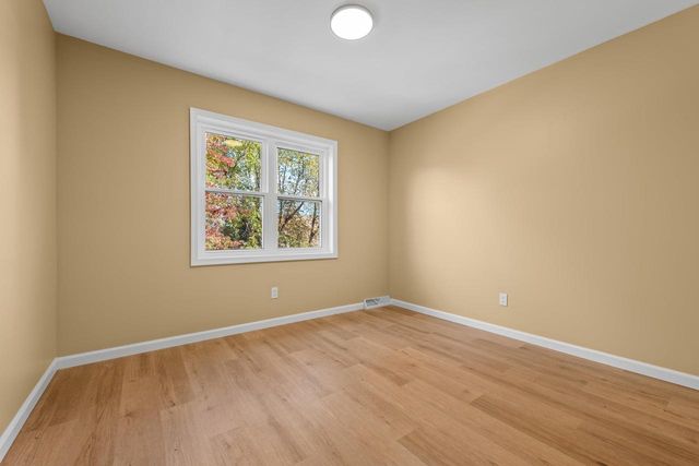 205 E Verleen Avenue, Waunakee, WI 53597