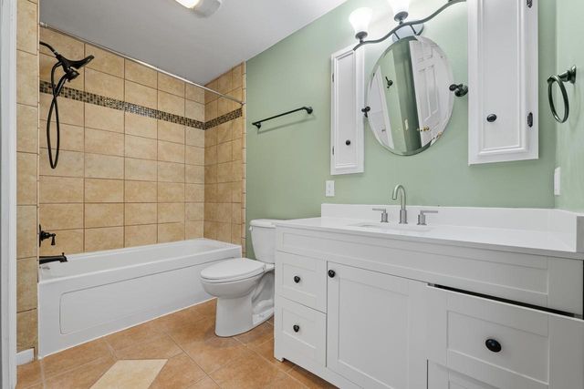 205 E Verleen Avenue, Waunakee, WI 53597