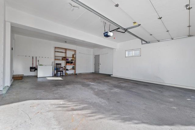 205 E Verleen Avenue, Waunakee, WI 53597