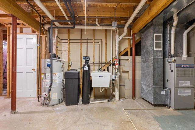 205 E Verleen Avenue, Waunakee, WI 53597