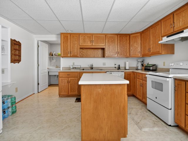498 Meeks RD, Penhook, VA 24137
