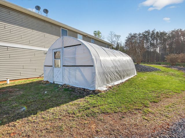 498 Meeks RD, Penhook, VA 24137