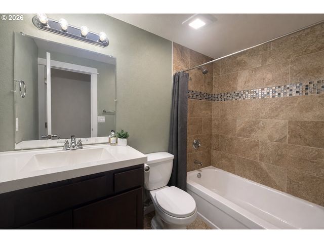 2617 N ARGYLE St, Portland, OR 97217