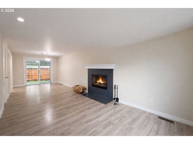 2617 N ARGYLE St, Portland, OR 97217