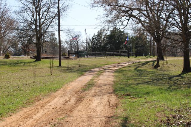 10000 ST HWY 31, Malakoff, TX 75148