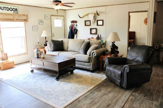 10000 ST HWY 31, Malakoff, TX 75148