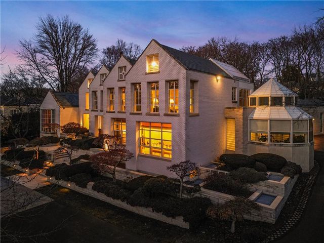 5801 Oakwood Road, Mission Hills, KS 66208