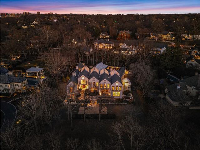 5801 Oakwood Road, Mission Hills, KS 66208