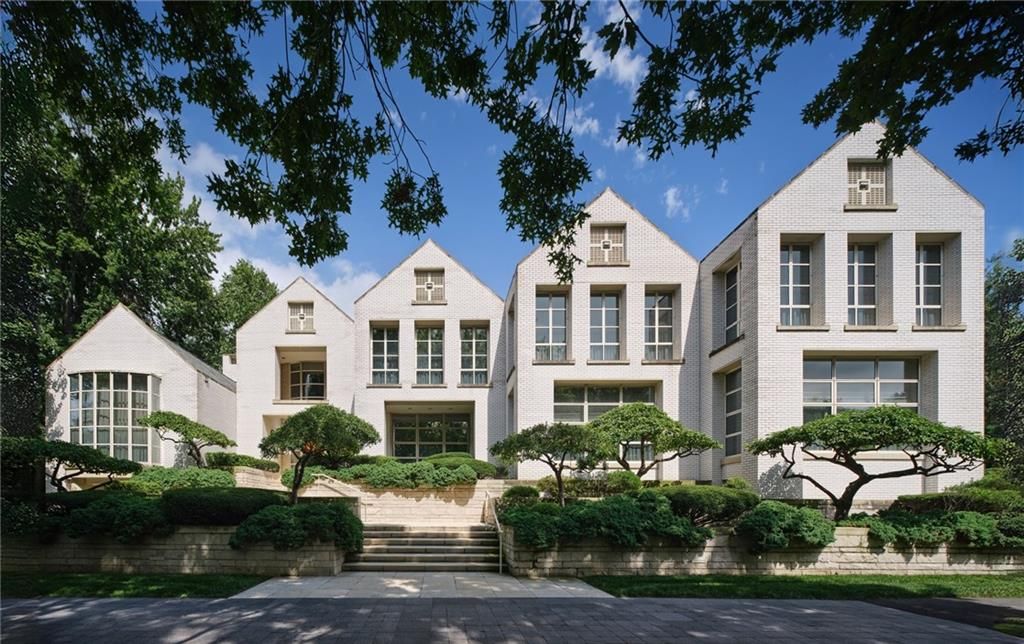 5801 Oakwood Road, Mission Hills, KS 66208