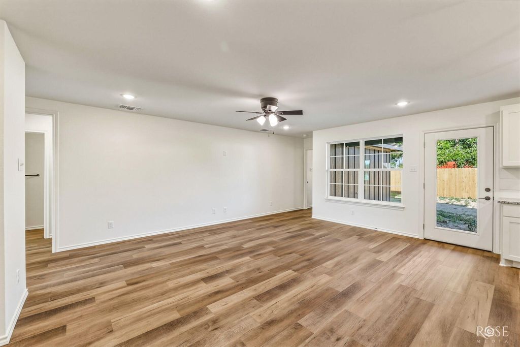 Image 10 of property listing at 3615 Grape Creek Road, San Angelo, TX 76903