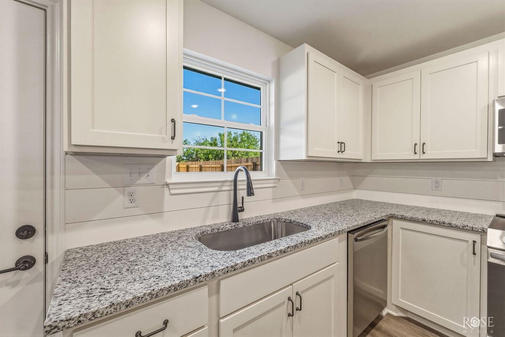 Image 12 of property listing at 3615 Grape Creek Road, San Angelo, TX 76903
