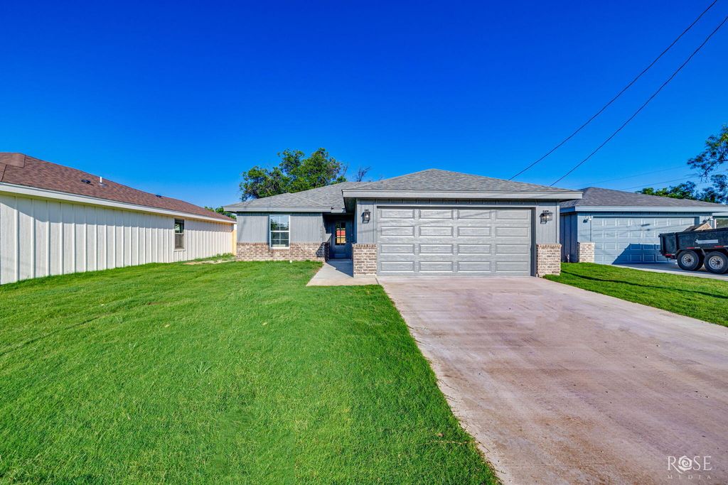 Image 2 of property listing at 3615 Grape Creek Road, San Angelo, TX 76903