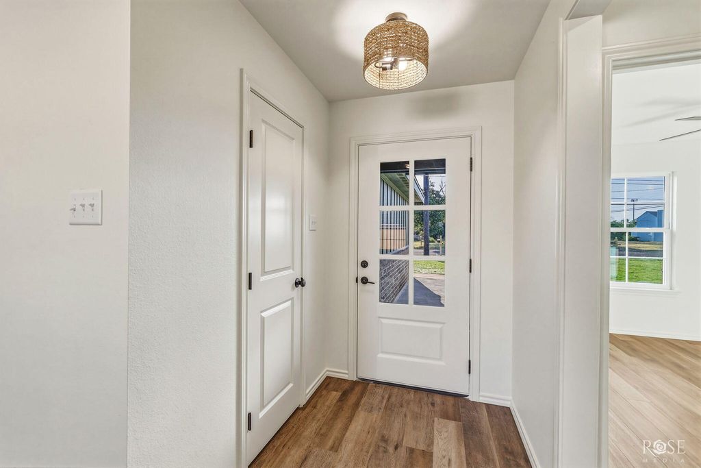 Image 6 of property listing at 3615 Grape Creek Road, San Angelo, TX 76903