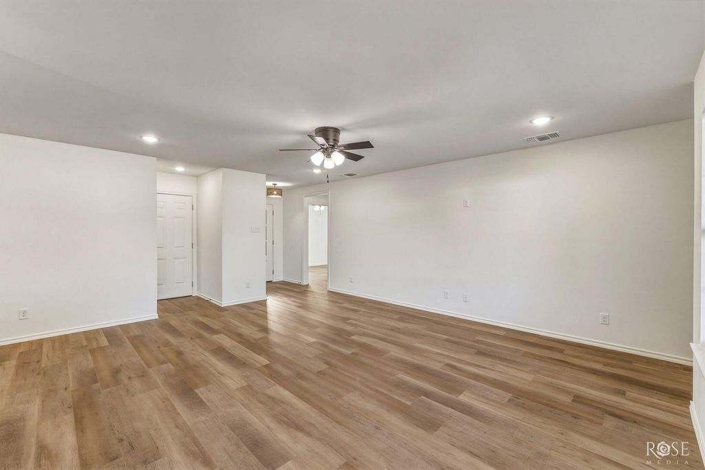 Image 9 of property listing at 3615 Grape Creek Road, San Angelo, TX 76903