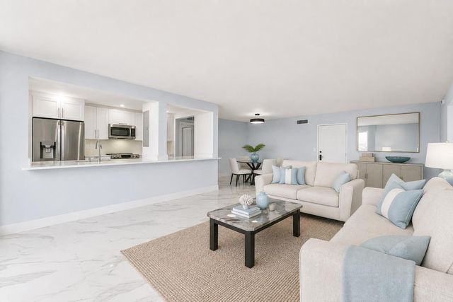 3200 S OCEAN Boulevard A202, Palm Beach, FL 33480