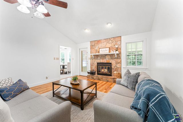 102 Crestwood Circle, Centerville, GA 31028